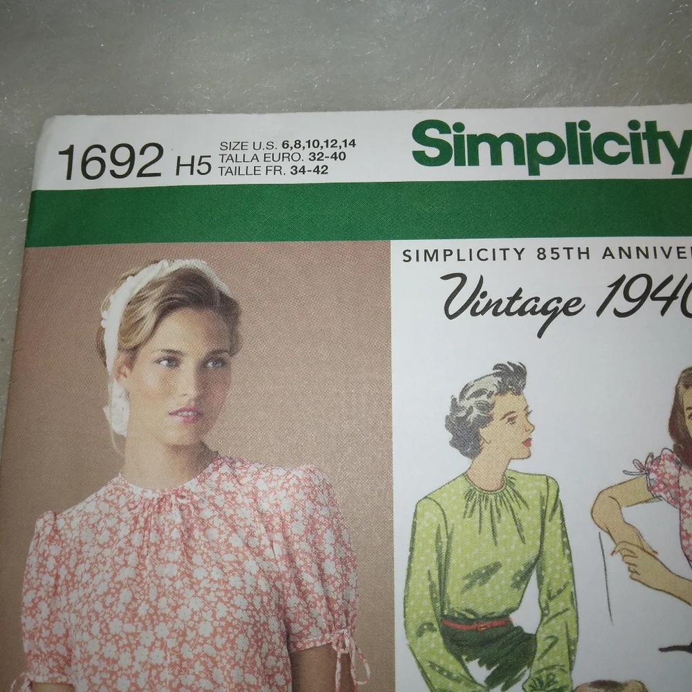 SIMPLICITY 1692 Sz 6-14 Vintage 1940s style tops in 4 variations